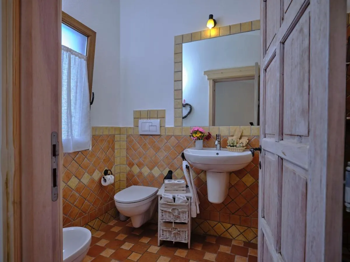 Locanda Murales - Turismo Rurale Olbia 2*,