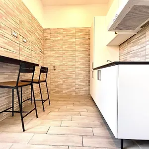 https://colosseum-guest-house.it-romehotels.com
